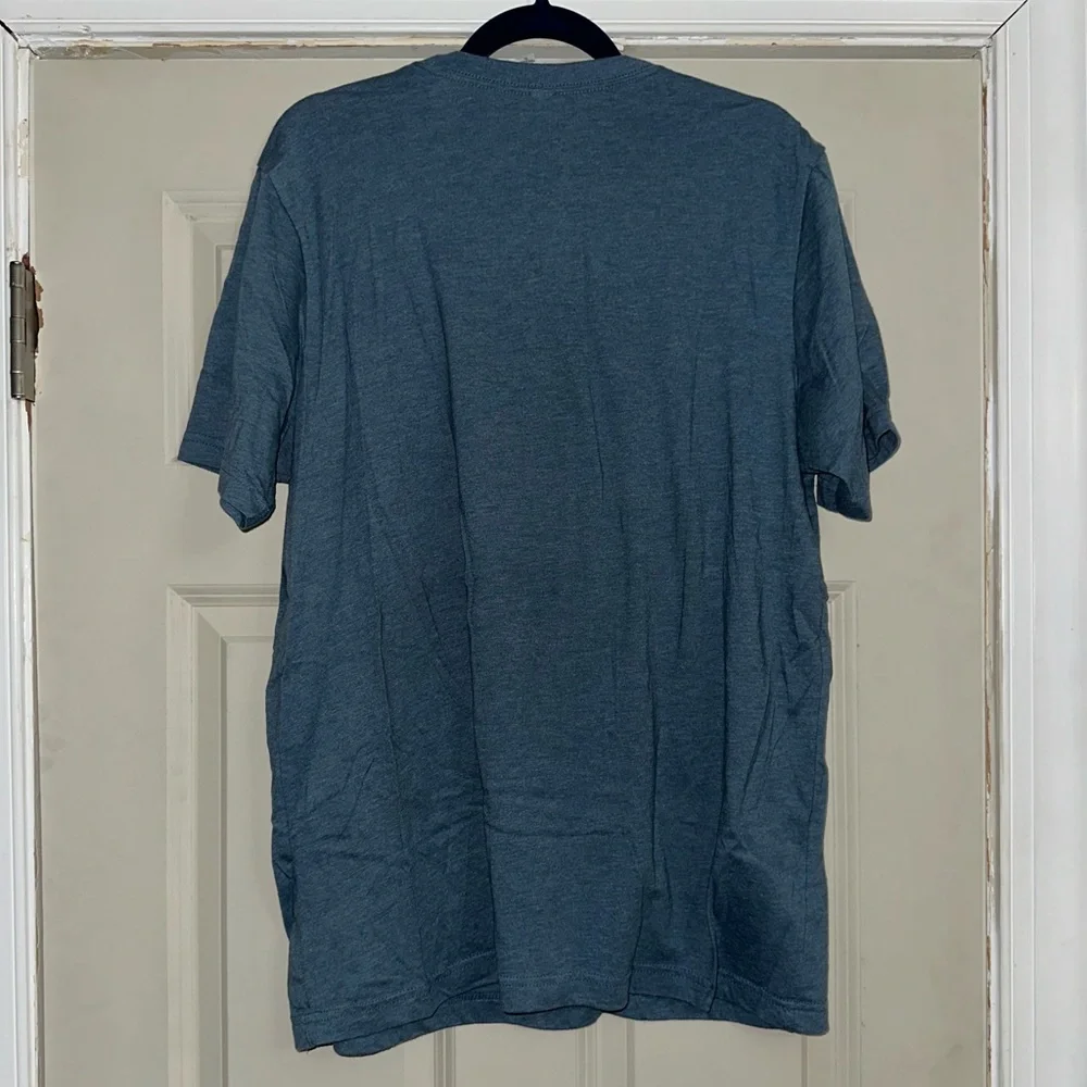 Unisex “just breathe & let it bee” tshirt size xl - Picture 5 of 5